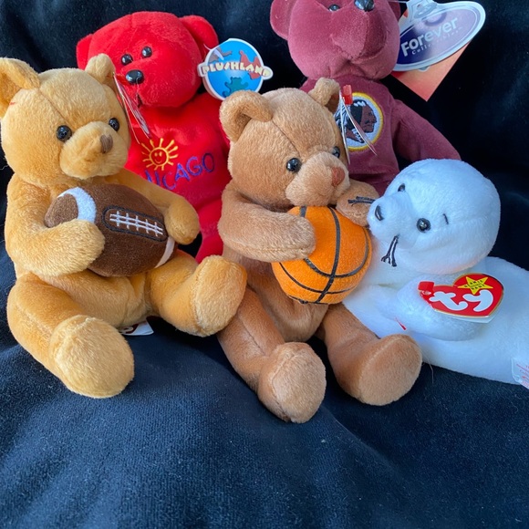 4 Plush Bears and a Seal - Picture 3 of 15